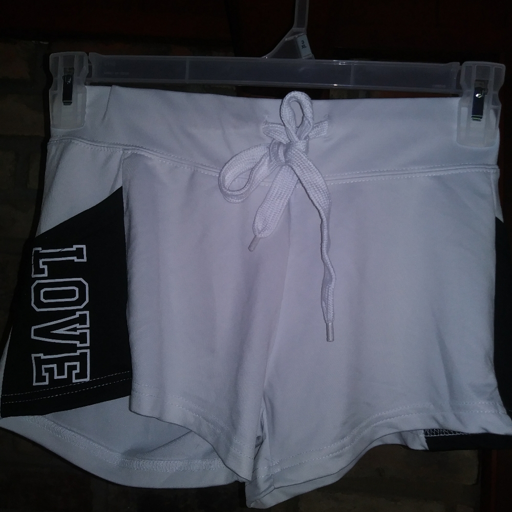 Roma Concepts Women's Love Shorts. Size Small